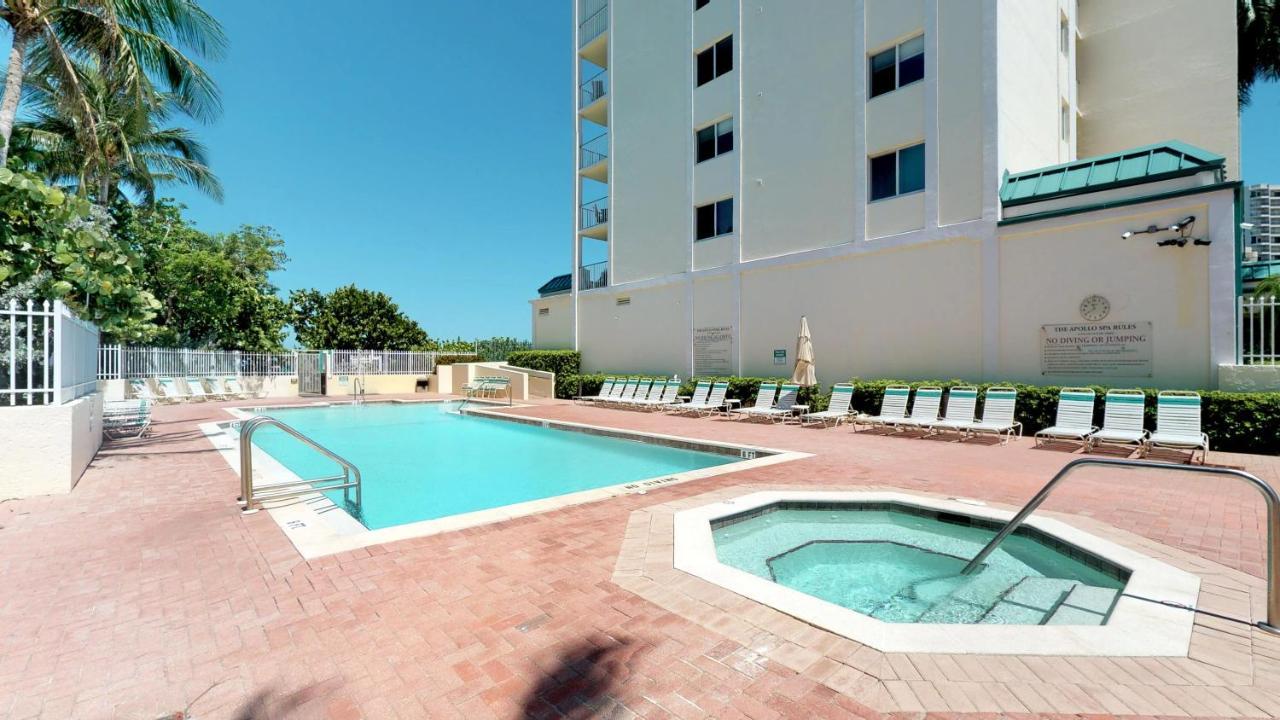 ליבוניה Totally Renovated Beachfront Condo At Apollo! מראה חיצוני תמונה